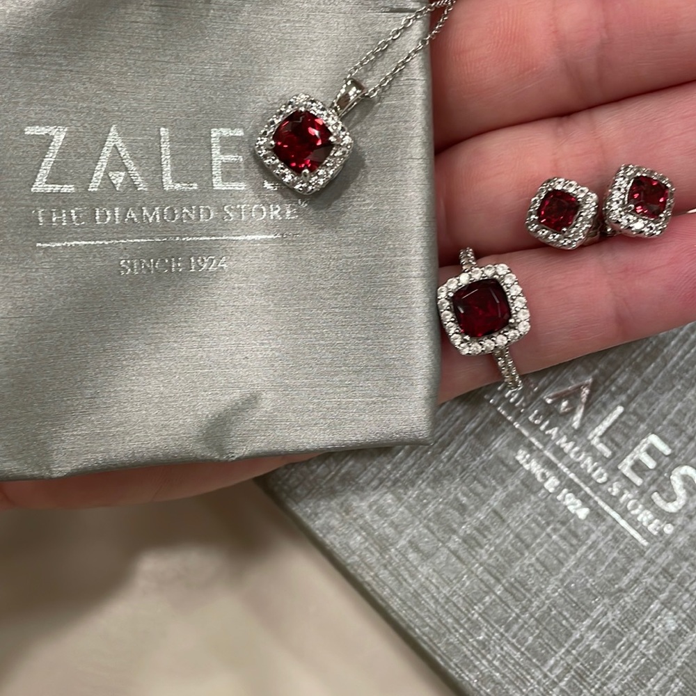 Zales Garnet jewelery set ring earrings necklace